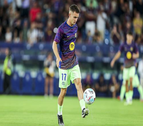 长腿佳人跨,总裁轻抚美,腿尽显柔情,新葡京,新葡京app,新葡京娱乐,新普京赌场