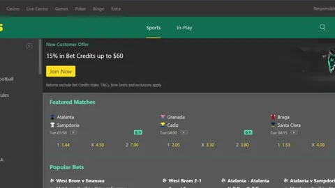 詹姆斯巧妙助攻克内克特空中扣篮得手